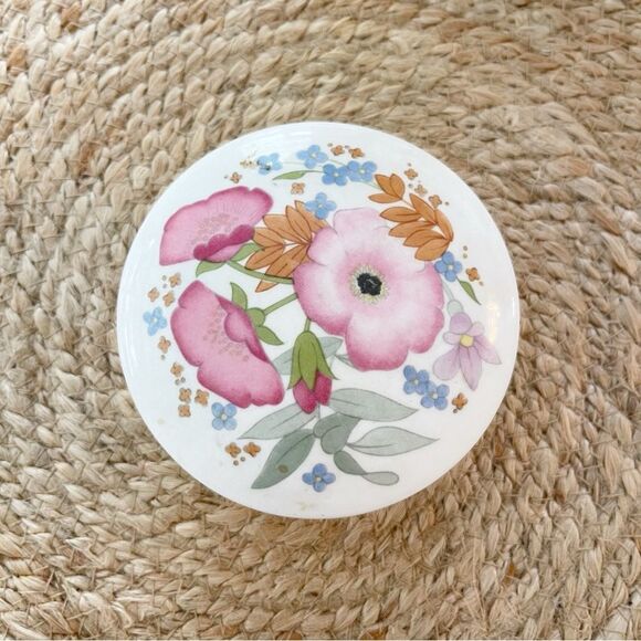 Wedgwood Meadow Sweet Trinket Dish - Picture 1 of 4